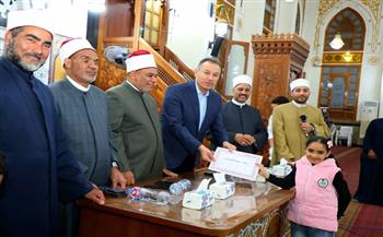 البحر الأحمر: تكريم حفظة القرآن الكريم في احتفالية ليلة القدر بمسجد الميناء الكبير بالغردقة