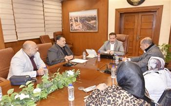 محافظ بورسعيد يلتقي مجلس إدارة نادي الحرية لذوي الهمم