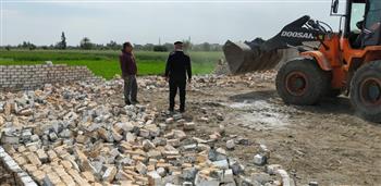 إزالة ٣٣ حالة تعدي بالبناء المخالف على الأراضي الزراعية واملاك الدولة بمحافظة الشرقية 