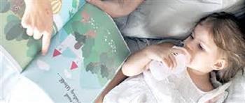 لماذا يعشق الأطفال سماع القصة نفسها مرارا وتكراراً؟