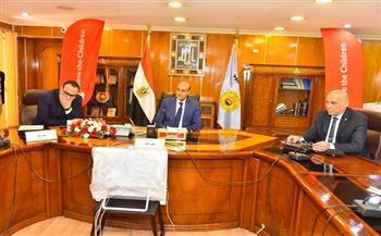 محافظ أسيوط يترأس اجتماع اللجنة الاستشارية للتنسيق مع منظمة إنقاذ الطفل لتنفيذ مشروعات تنموية