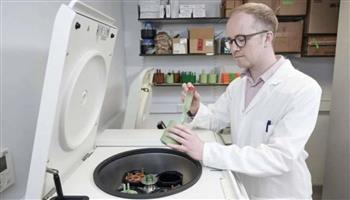 الزجاجات البلاستيكية المستعملة تتحول إلى علاج لمرض خطير