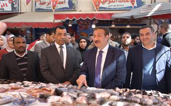 محافظ بورسعيد يتفقد سوق السمك بمنطقة الداون تاون حي العرب 