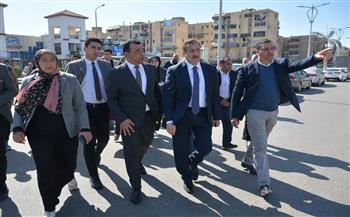 محافظ بورسعيد يتفقد منطقة الأسواق والجراج المتعدد الطوابق 