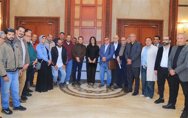 قبل افتتاحه التجريبى.. وزيرة الثقافة تتفقد الاستعدادات النهائية لـ"مسرح مصر"