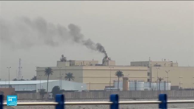 انفجارات ضخمة في بغداد.. واستئناف الهجمات على السفارة الأمريكية