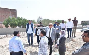 محافظ الأقصر يتفقد مدينة القرنة ويوجه بإزالة التعديات والرفع المساحي لمنطقة الأربعين فدان