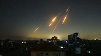 إعلام إسرائيلي: انفجارات عنيفة في سماء القدس في محاولة اعتراض صواريخ إيرانية
