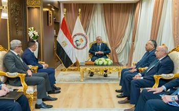 وزير الدولة للإنتاج الحربي يبحث مع "تاليس" موضوعات التعاون القائمة والمستقبلية في مجال الإلكترونيات 