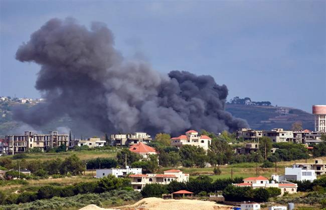 مقتل وإصابة 15 شخصًا في غارات إسرائيلية جنوبي لبنان