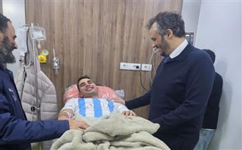 وزير الرياضة يطمئن على الحالة الصحية لمدافع بيراميدز ويكلف اللجنة الطبية بالمتابعة 