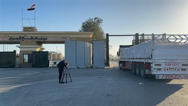 قافلة "زاد العزة" الـ159 تدخل إلى الفلسطينيين في قطاع غزة