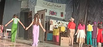 عرض "تشارلي ومصنع الشيكولاتة"  في نوادي مسرح الطفل بوسط الصعيد
