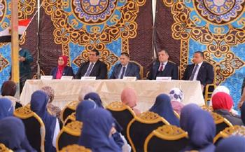 محافظ دمياط يُكرم حافظات القرآن الكريم والمتميزات بمسابقة عباقرة المدارس