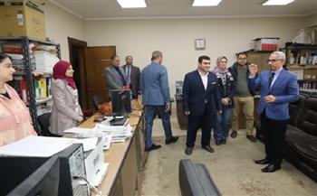 محافظ بني سويف يُهنئ العاملين بديوان عام المحافظة بمناسبة عيد الفطر المبارك