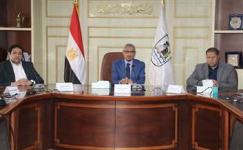 لمتابعة استعدادات الأجهزة التنفيذية لعيد الفطر.. محافظ بني سويف يعقد اجتماعًا موسعًا
