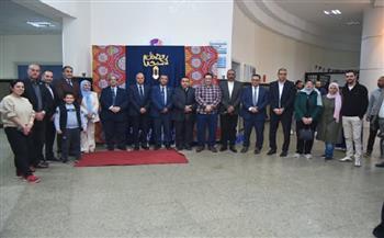 رئيس جامعة كفر الشيخ يشارك الأطباء والتمريض والعاملين بالمستشفى الجامعي حفل الإفطار الرمضاني