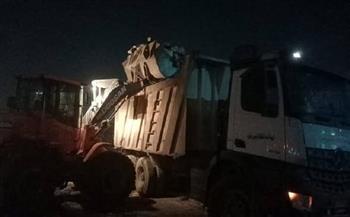 محافظة الجيزة ترفع 1400 طن مخلفات بشارع المصرف ورشاح أبوبصل ببولاق الدكرور والهرم
