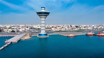 وقف عمليات تحميل النفط في ميناء ينبع السعودي 