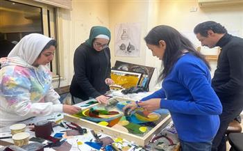 ثقافة الأنفوشي يحتفل بإبداعات الشباب في الزجاج المعشق 