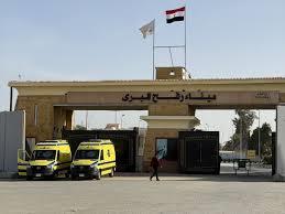 مع إعادة فتح المعبر من الجانبين.. وصول أولى الحالات المصابة إلى معبر رفح من الجانب المصري