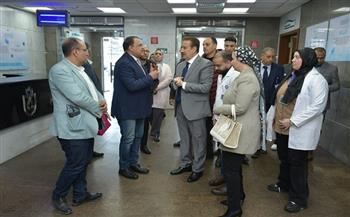 محافظ بورسعيد يزور “مستشفى النصر التخصصي” ومجمع الشفاء الطبي لمتابعة انتظام سير العمل بالمستشفيات 
