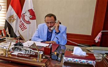 محافظ سوهاج يهنئ السيدة "جمالات" الفائزة بجائزة الأم المثالية على مستوى المحافظة