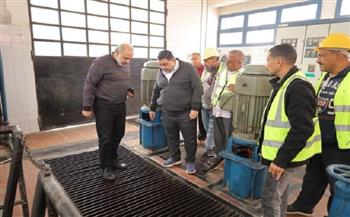 رئيس مياه البحيرة يتفقد رافع صرف صحي الروضة بدمنهور