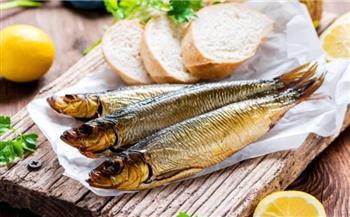 في أول أيام عيد الفطر المبارك.. إليكِ طريقة تحضير طاجن الرنجة المشوية 