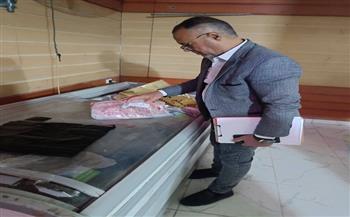 حملة تفتيشية على المحلات التجارية ومنافذ البيع بالقصير 