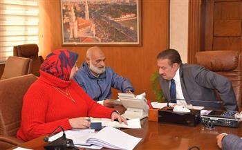 محافظ بورسعيد يواصل سلسلة لقاءاته الدورية مع المواطنين لتلبية طلباتهم