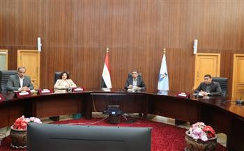 محافظ البحر الأحمر يعقد اجتماعًا لمتابعة ملف التصالح على مخالفات البناء