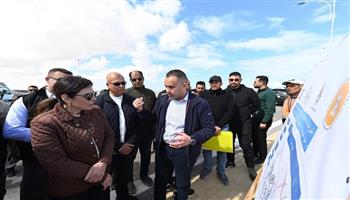 وزيرة الإسكان تتابع أعمال البنية التحتية لدعم الأبراج والطرق الرئيسية بالداون تاون