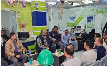 رئيس مياه سوهاج يتفقد محطات دار السلام ويلتقى بالعاملين لبحث مطالبهم