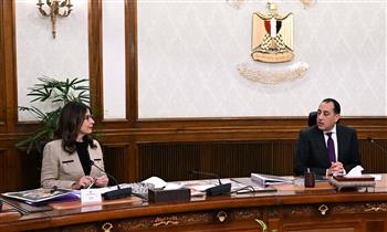 رئيس الوزراء يستعرض مع وزيرة الثقافة محاور العمل خلال المرحلة المقبلة