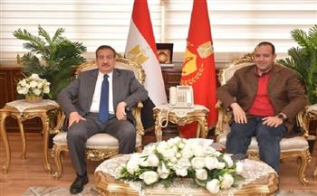 محافظ بورسعيد ونائب رئيس شركه وادي النيل يستعرضان الموقف التنفيذي لأعمال إنشاء ستاد النادي المصري