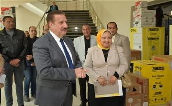 لتوفير احتياجاتهن الأساسية.. محافظ بورسعيد يسلم أجهزة كهربائية لـ10 عرائس بالمحافظة