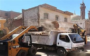 تكثيف جهود النظافة ورفع الإشغالات بمراكز ومدن أسوان
