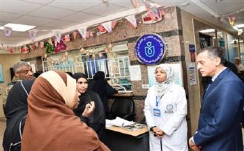محافظ أسوان يفاجئ وحدة طب أسرة الجوزيرة لمتابعة انتظام العمل 