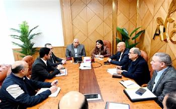 وزيرة الإسكان تبحث مع محافظ مطروح عددا من ملفات العمل المشتركة