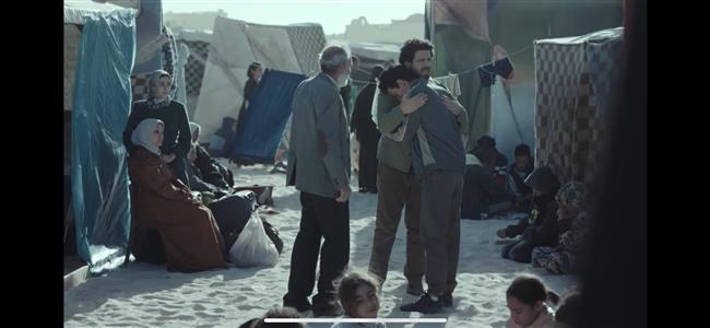 عمار يدخل في نوبة بكاء بأحضان إياد نصار في "صحاب الارض"