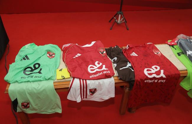 دوري أبطال إفريقيا.. الأهلي يرتدي زيه التقليدي أمام الترجي التونسي