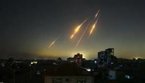 إعلام إسرائيلي: سقوط شظايا في القدس وإطلاق صواريخ انشطارية من إيران