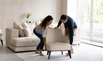 بعد الزواج.. نصائح لتقسيم المسؤوليات المنزلية بين الشريكين بسهولة 