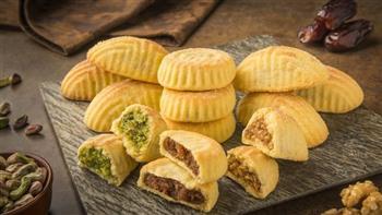 تناول كعك العيد والحلويات بذكاء