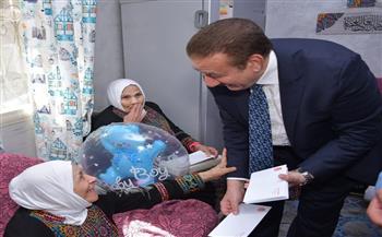 محافظ بورسعيد يزور دار ضيافة حياة لرعاية المسنات ويقدم التهنئة بعيد الفطر المبارك