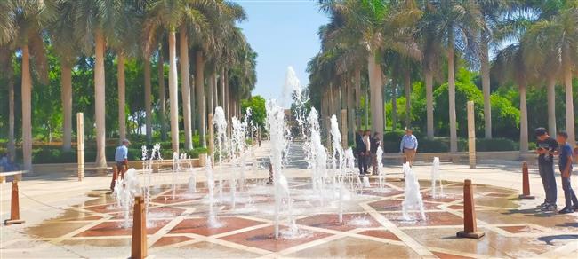 حديقة الأزهر تستقبل آلاف الزوار في أول أيام عيد الفطر وسط استعدادات مكثفة