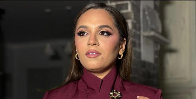 رحمة أحمد باطلالة كلاسيكية أنيقة في العرض الخاص ل" برشامة" 