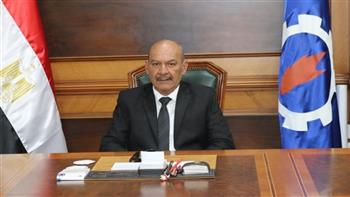 محافظ السويس يشارك المواطنين فرحتهم بأول أيام عيد الفطر المبارك