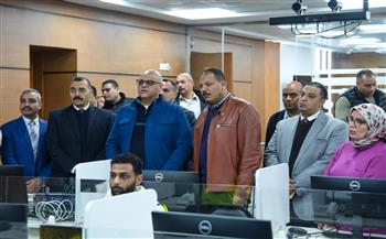 محافظ الإسكندرية يتابع جهود التعامل مع موجة الأمطار الغزيرة